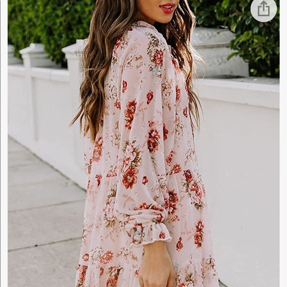 Sheer but lined dress. Easy wash and wear and does not wrinkle - Picture 3 of 6